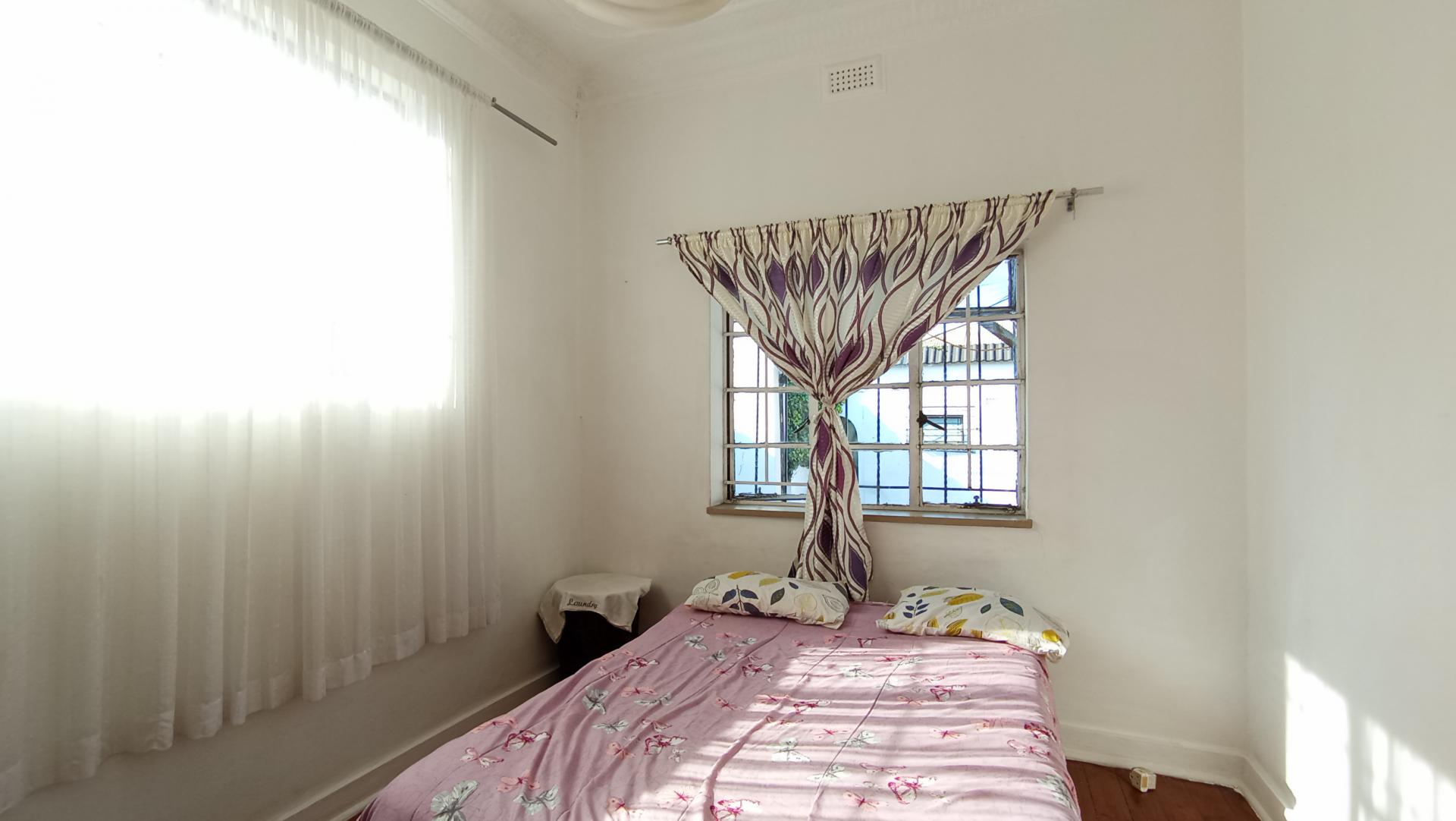Bed Room 2 - 12 square meters of property in Orange Grove