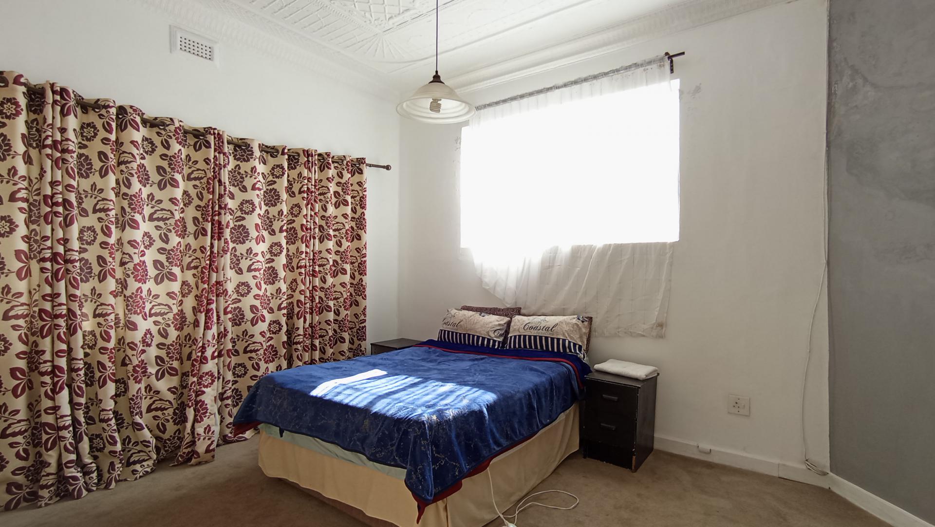 Bed Room 1 - 18 square meters of property in Orange Grove