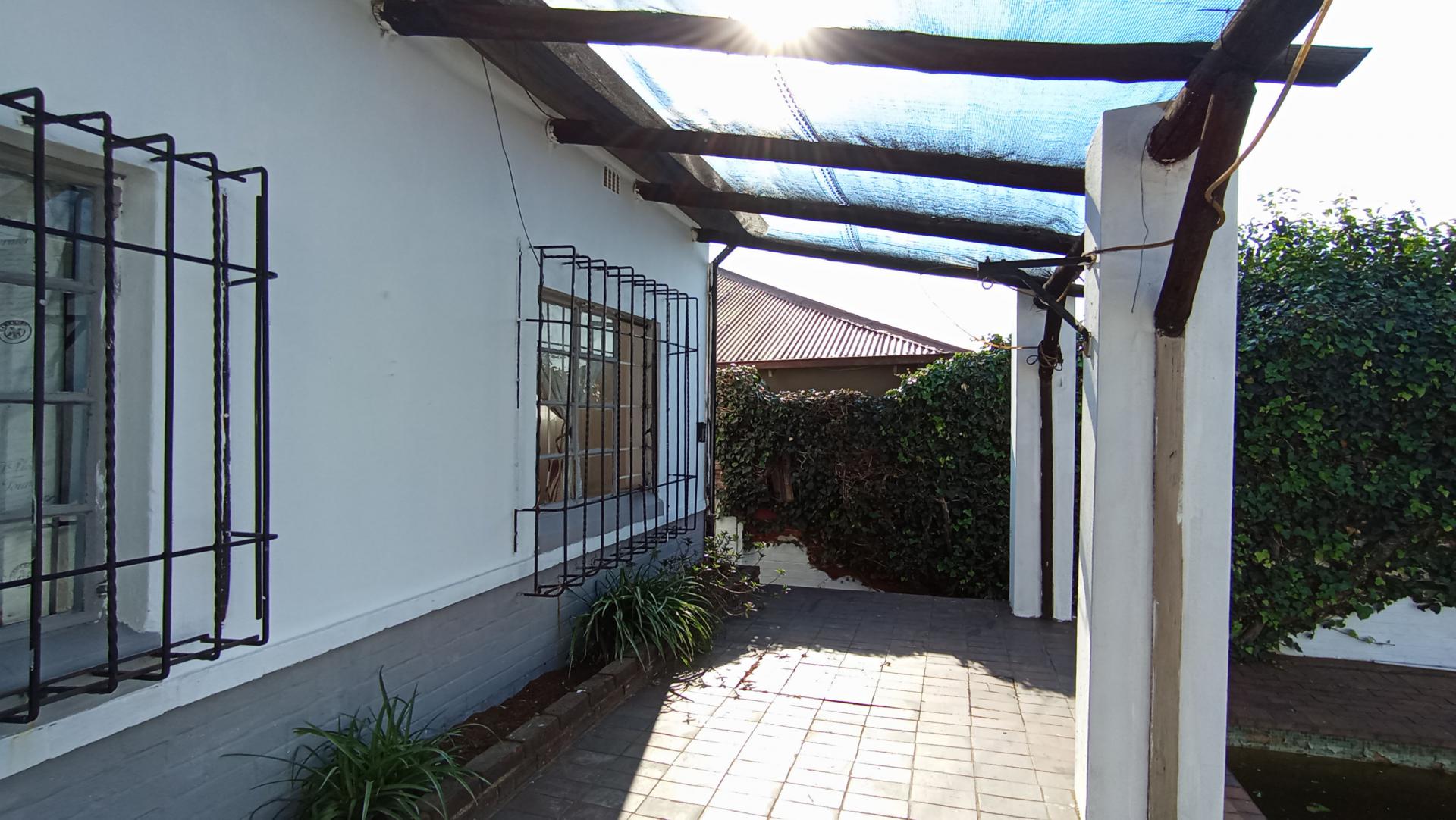 Patio - 13 square meters of property in Orange Grove