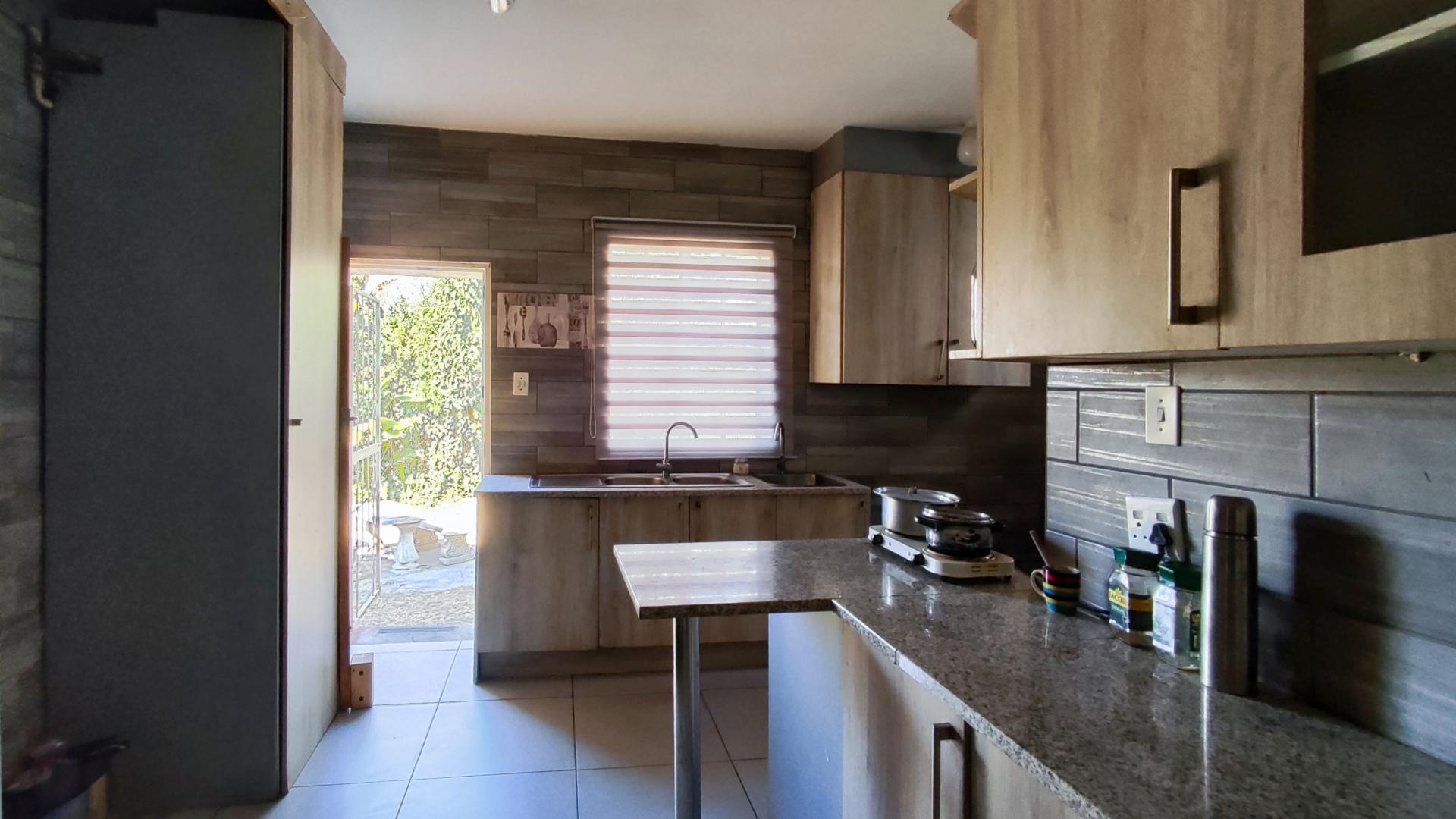 Kitchen - 33 square meters of property in Plantation