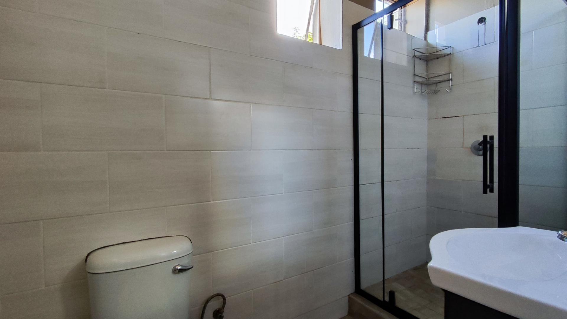 Bathroom 2 - 6 square meters of property in Plantation