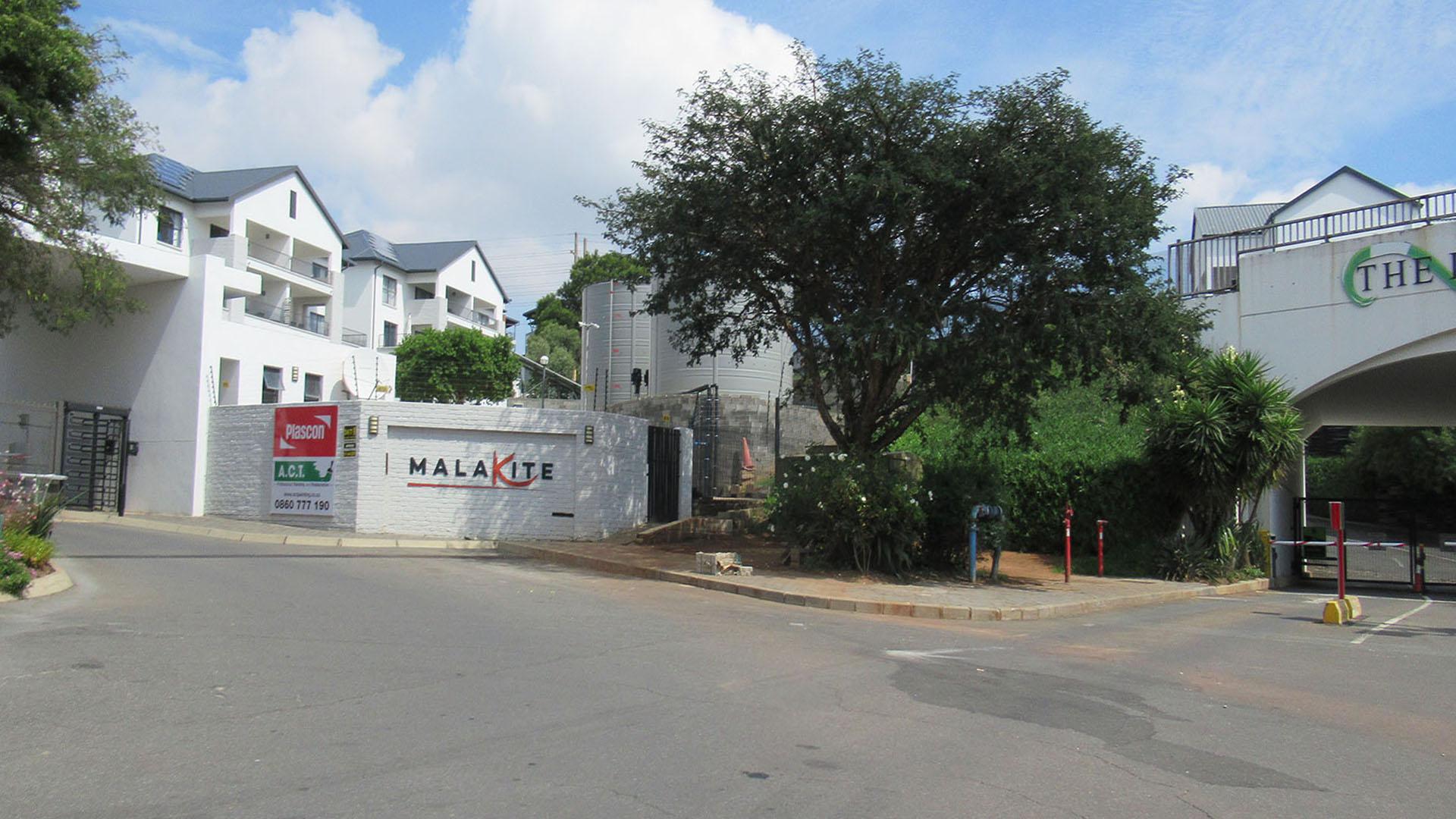 Front View of property in Greenstone Hill