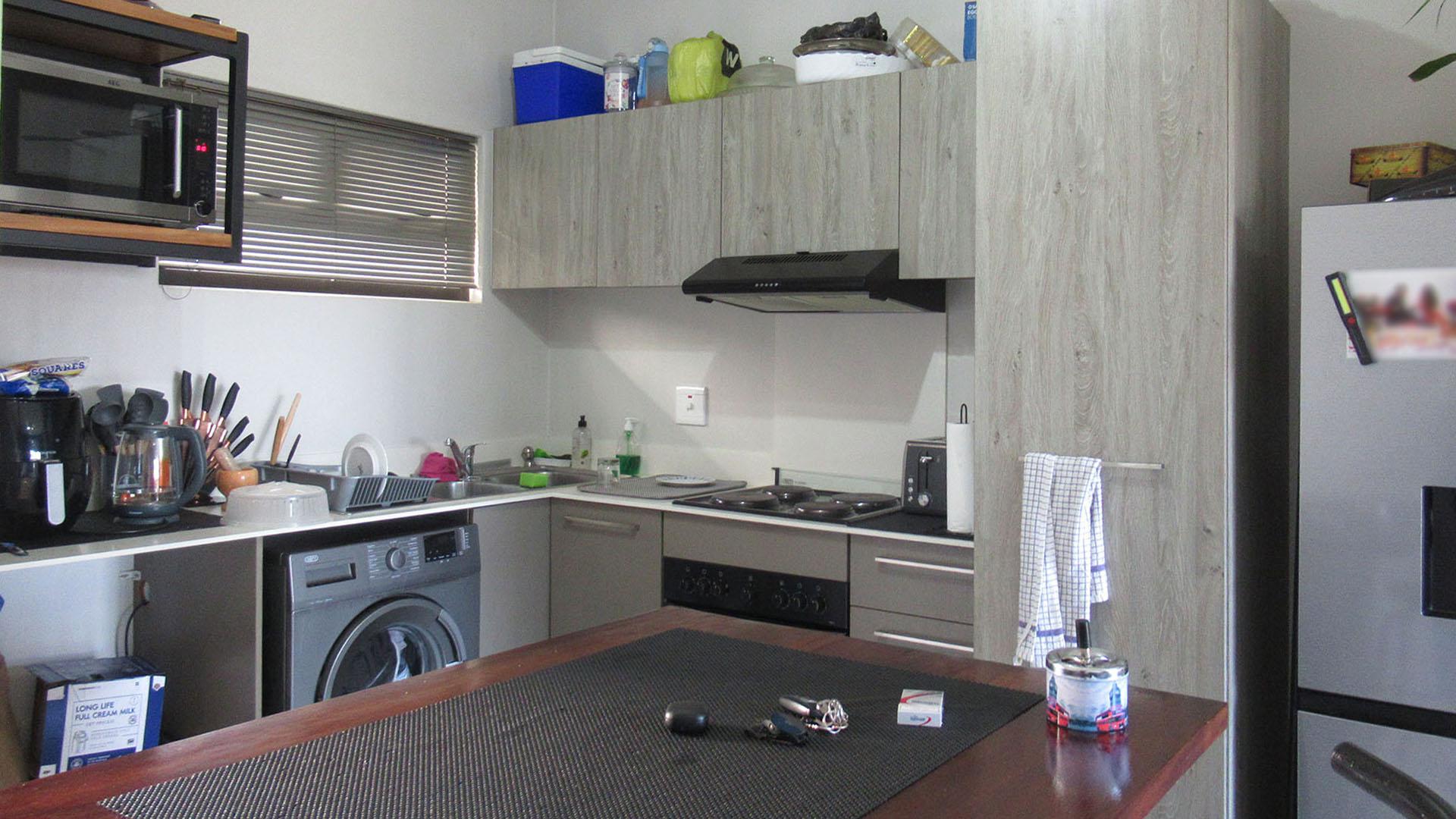 Kitchen - 12 square meters of property in Broadacres