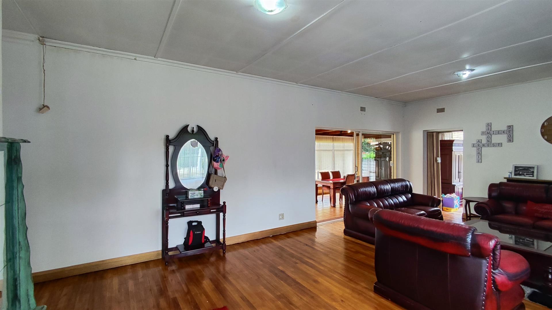 Dining Room - 17 square meters of property in Brenthurst