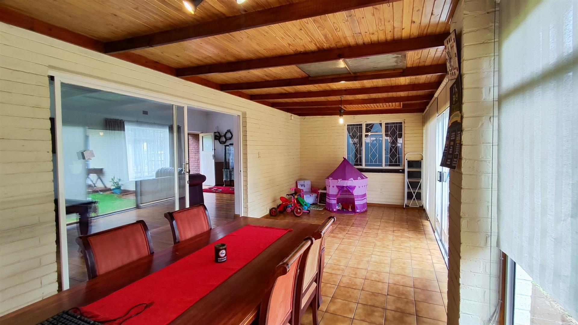 Entertainment - 30 square meters of property in Brenthurst