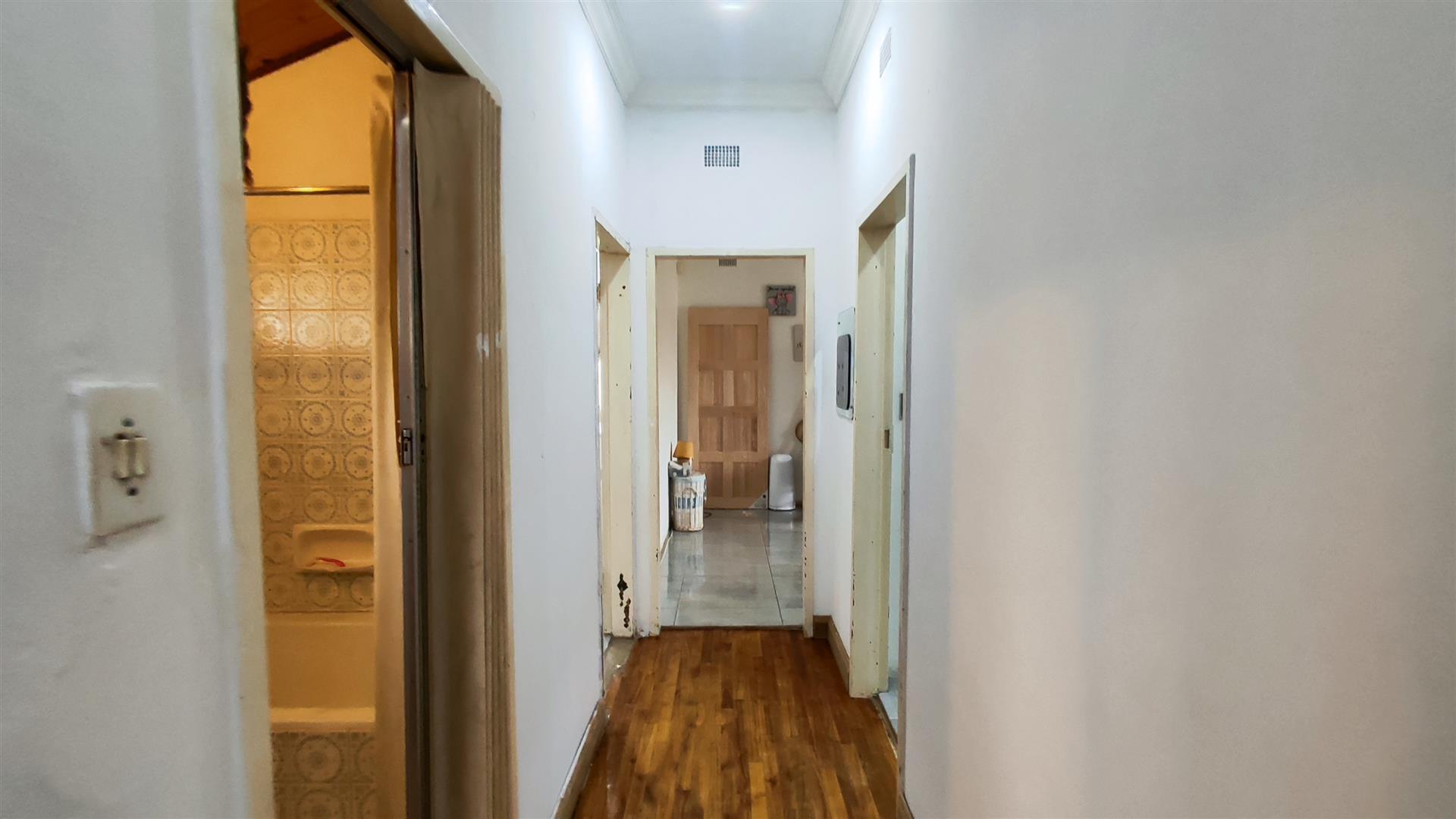 Spaces - 46 square meters of property in Brenthurst