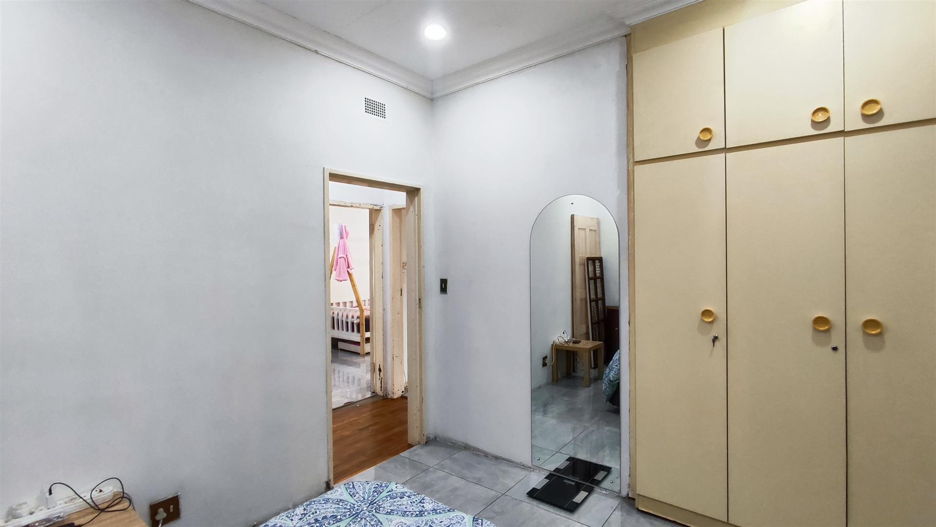 Bed Room 1 - 12 square meters of property in Brenthurst