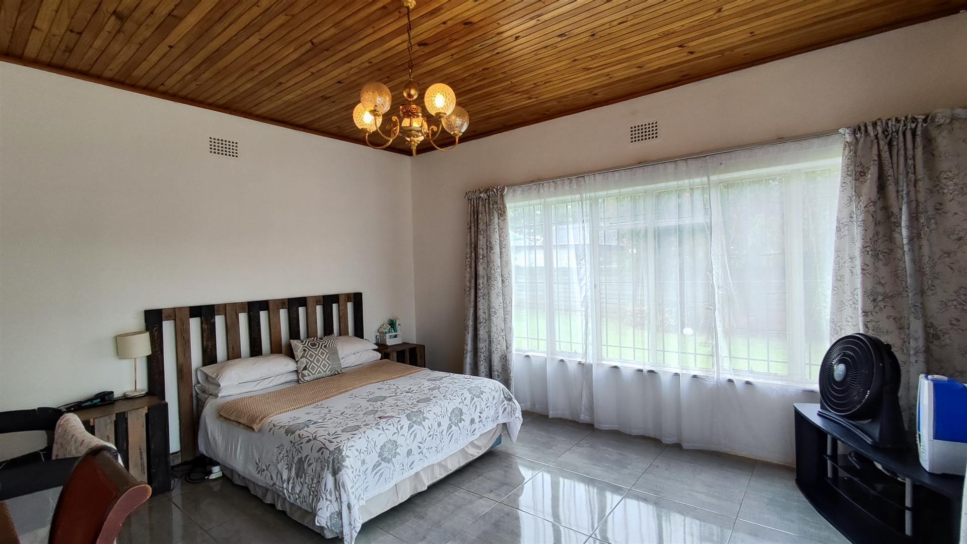 Main Bedroom - 23 square meters of property in Brenthurst