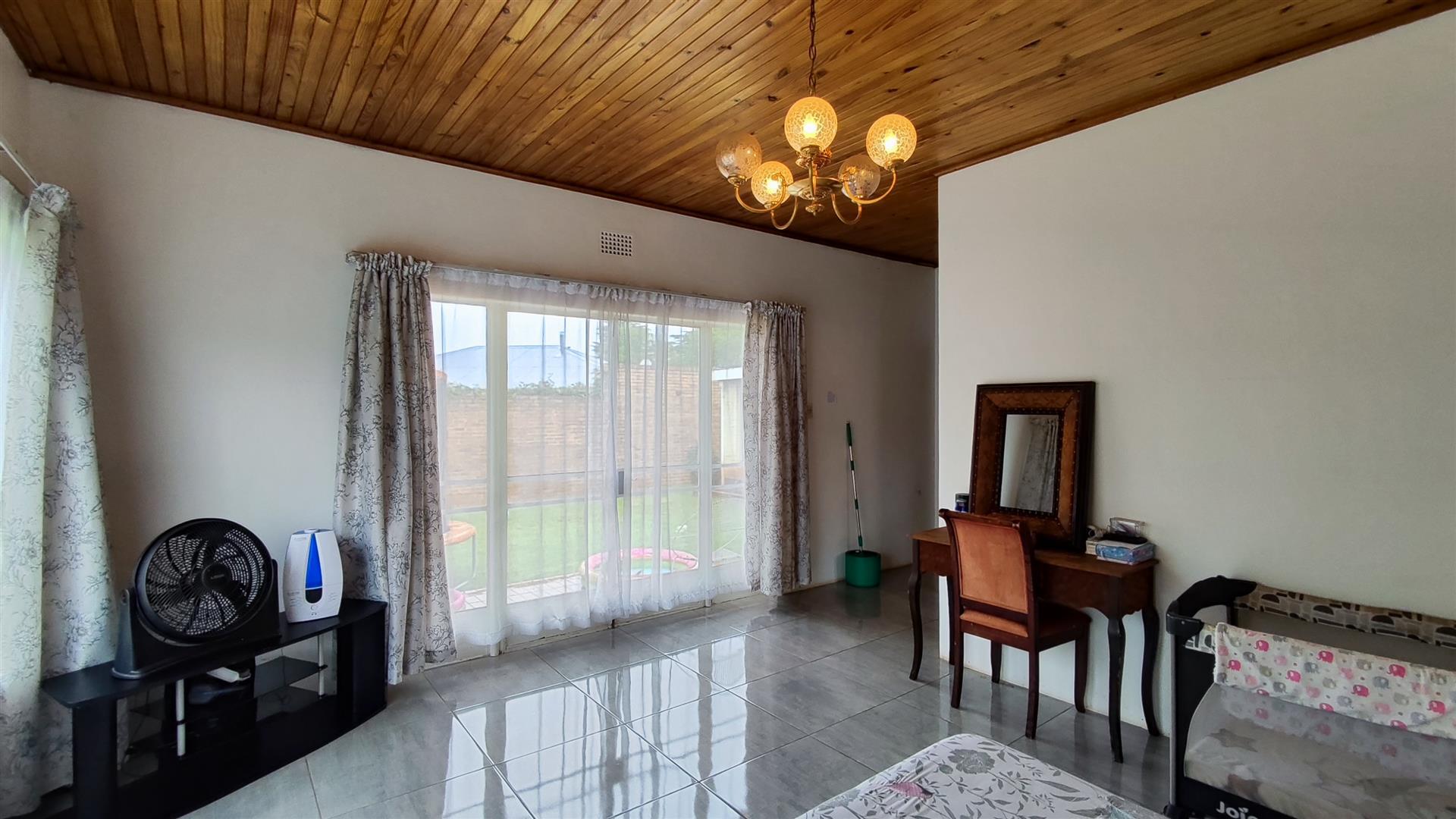 Main Bedroom - 23 square meters of property in Brenthurst