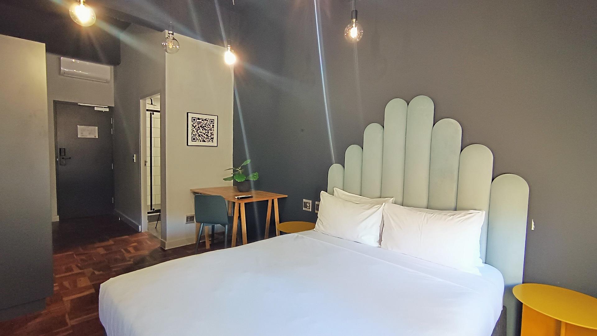 Bed Room 1 - 15 square meters of property in Cape Town Centre