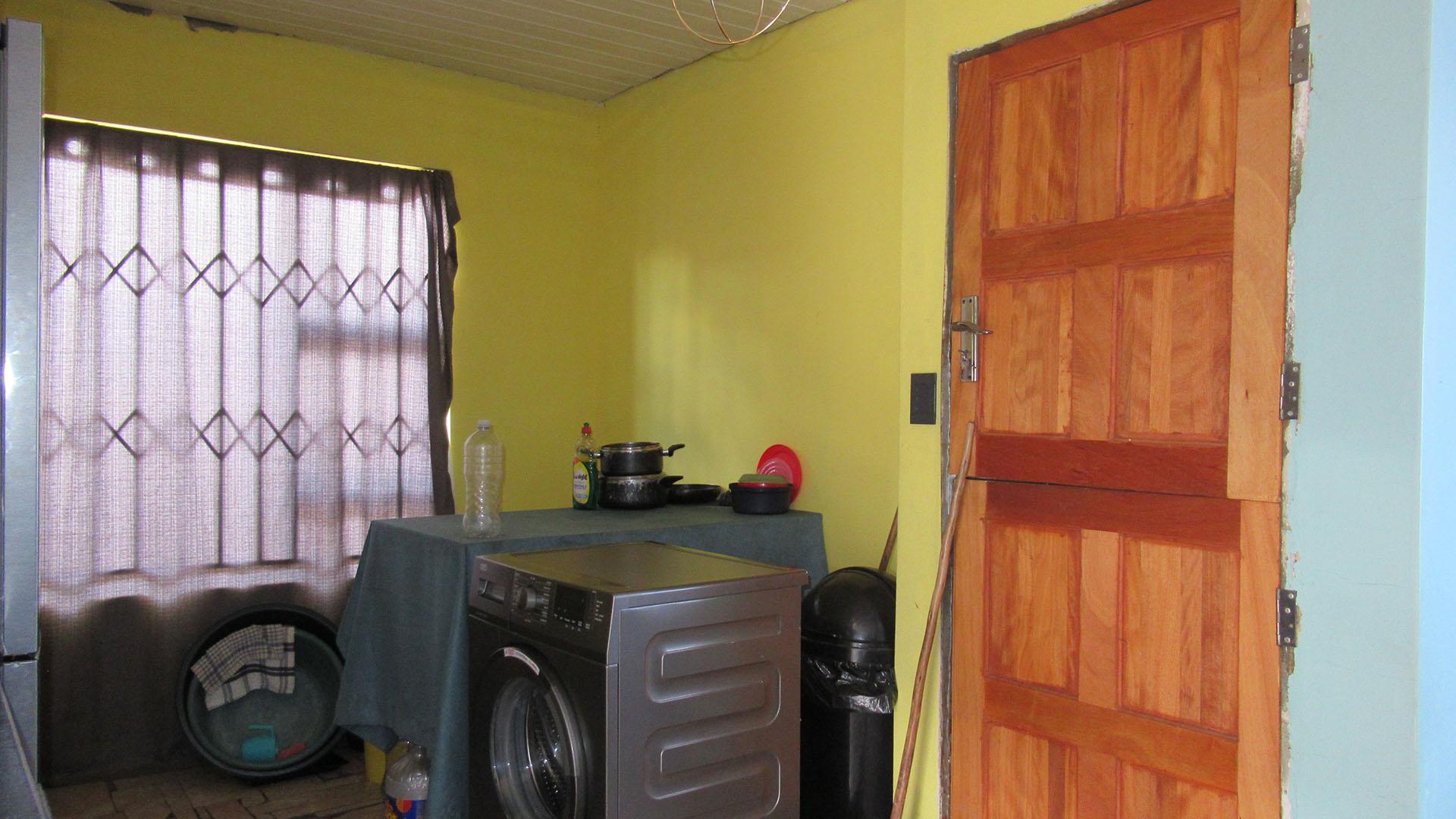 Guest Toilet of property in Chiawelo