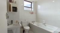 Bathroom 1 - 5 square meters of property in Amanzimtoti 