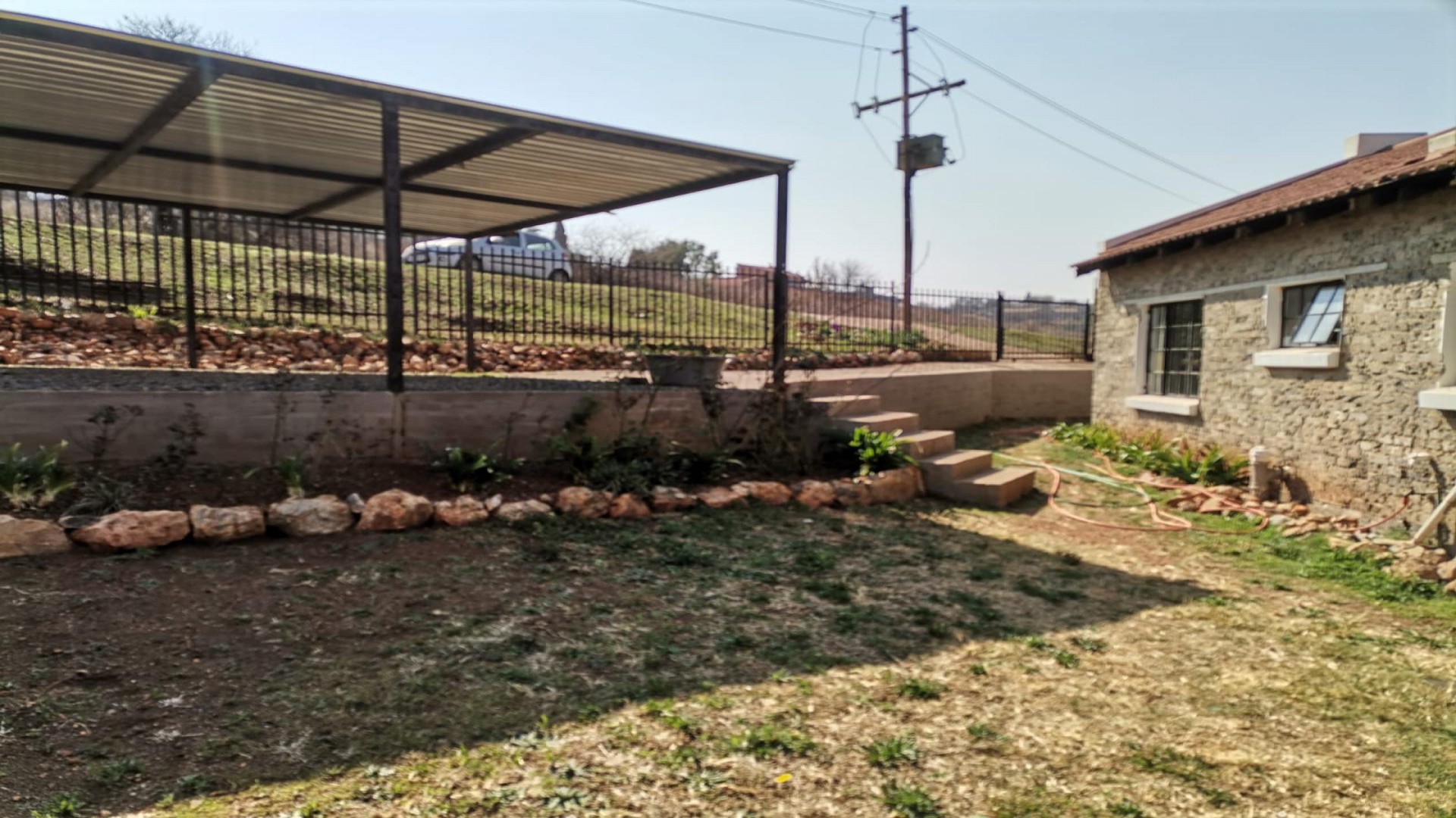 Carport  of property in Vaal Oewer