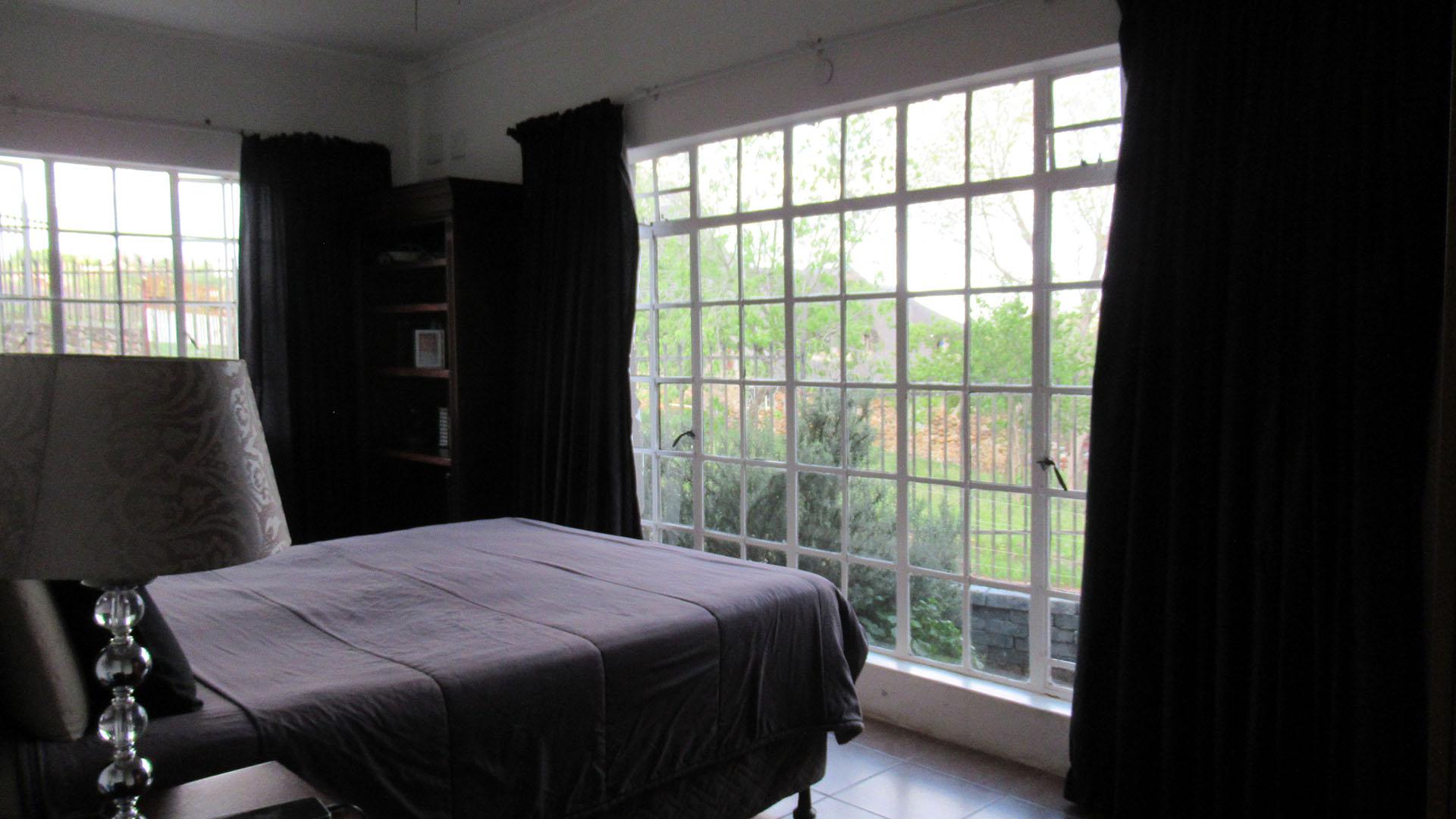 Bed Room 2 - 17 square meters of property in Vaal Oewer