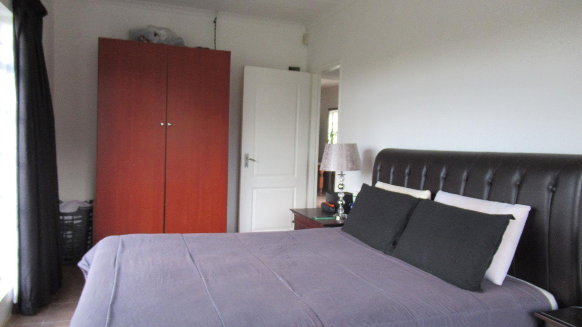 Bed Room 2 - 17 square meters of property in Vaal Oewer
