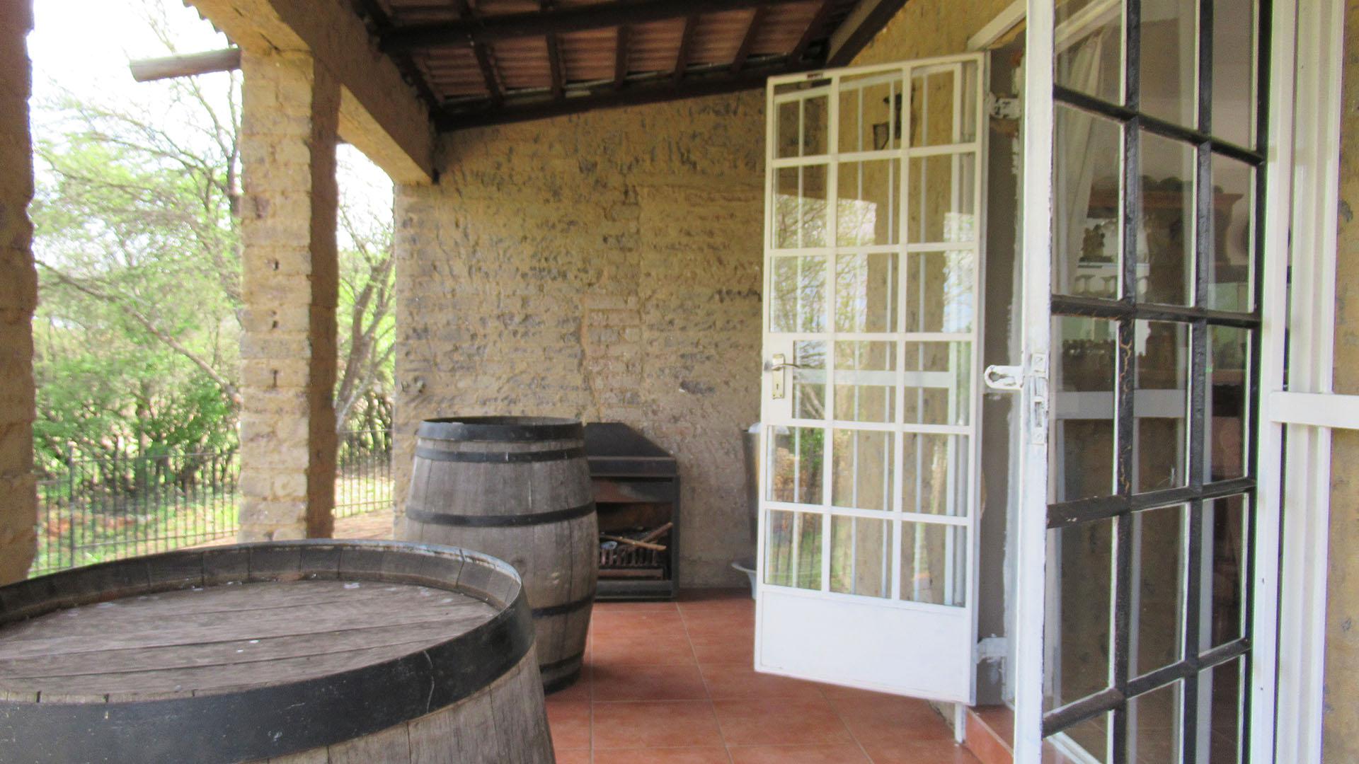 Patio - 16 square meters of property in Vaal Oewer