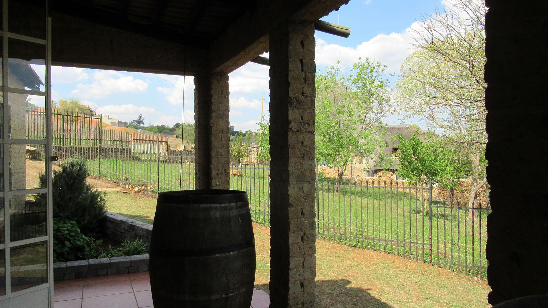 Patio - 16 square meters of property in Vaal Oewer