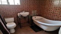 Bathroom 2 of property in Vaal Oewer