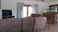Lounges - 42 square meters of property in Vaal Oewer