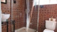 Bathroom 1 - 6 square meters of property in Vaal Oewer