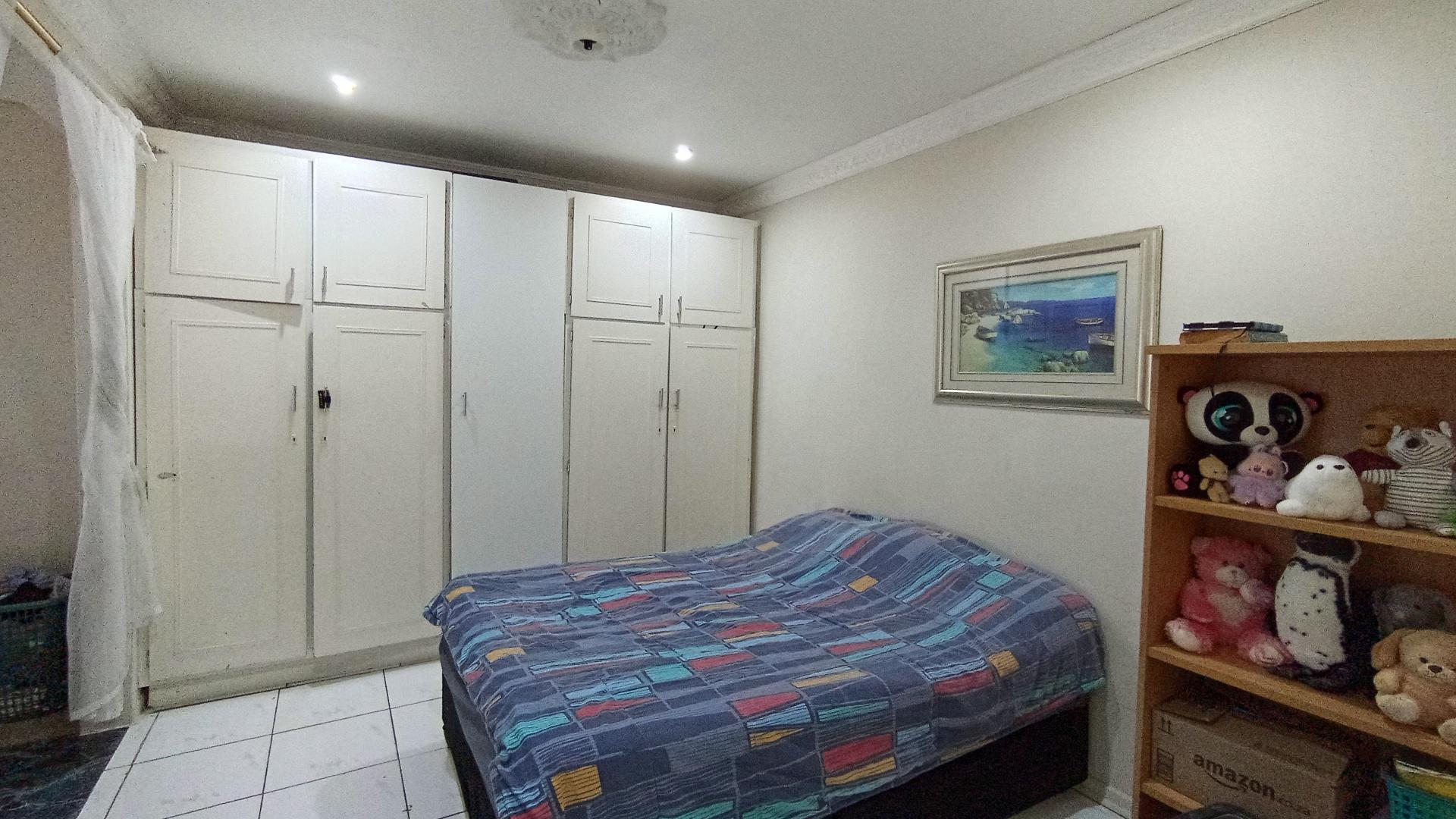 Bed Room 2 - 13 square meters of property in Crossmoor