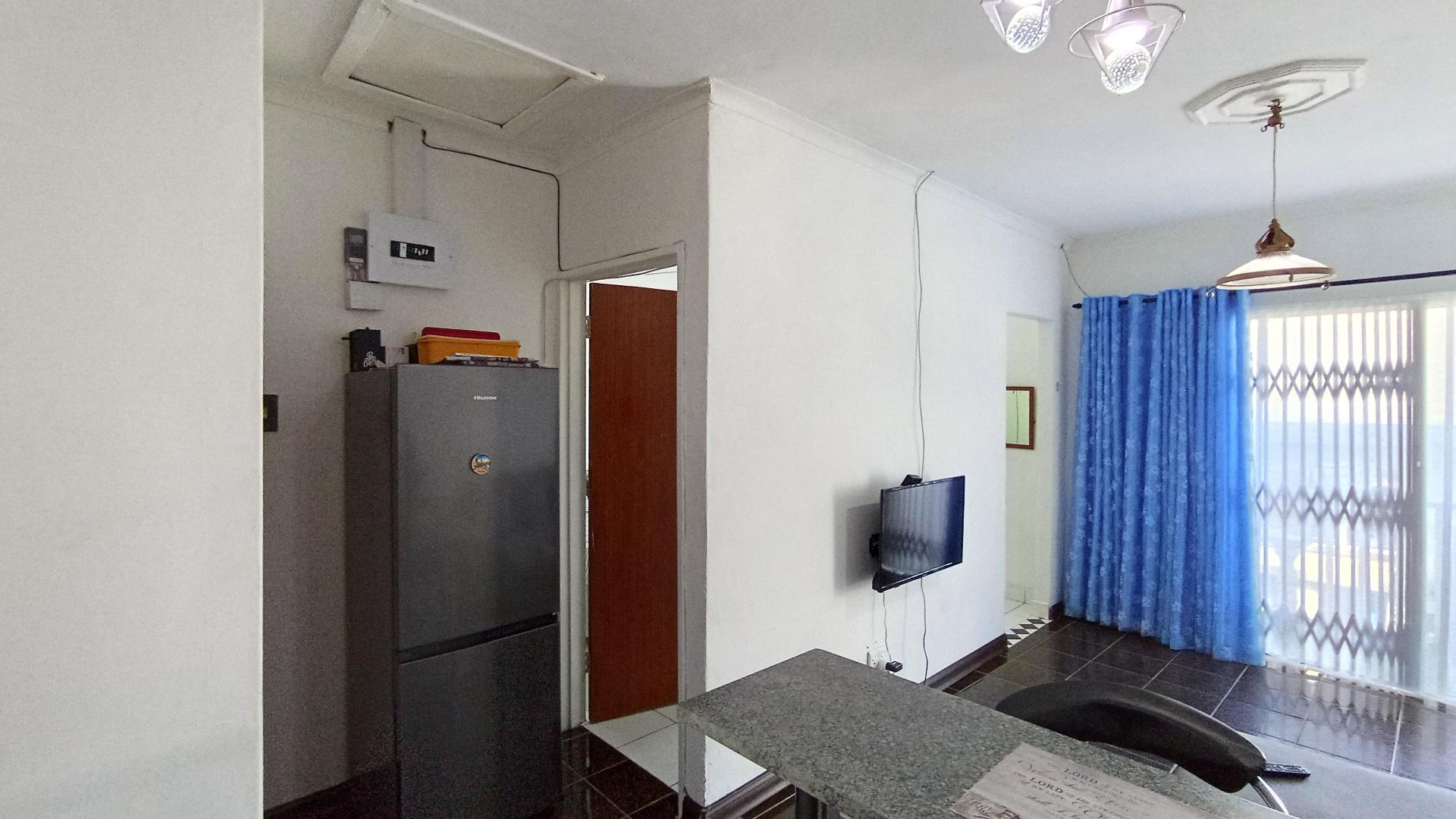 Kitchen - 20 square meters of property in Crossmoor