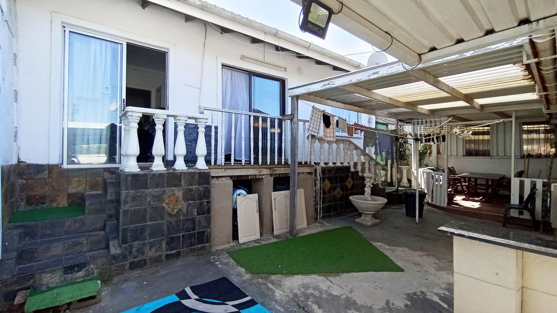 Backyard of property in Crossmoor