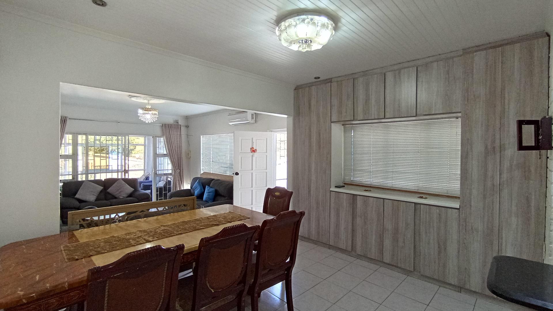 Dining Room - 13 square meters of property in Crossmoor