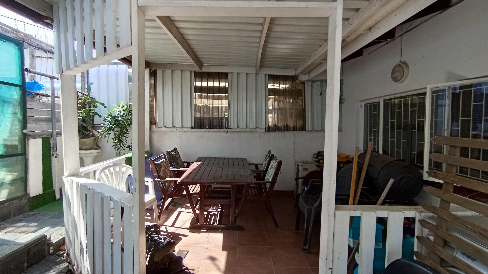 Patio - 28 square meters of property in Crossmoor