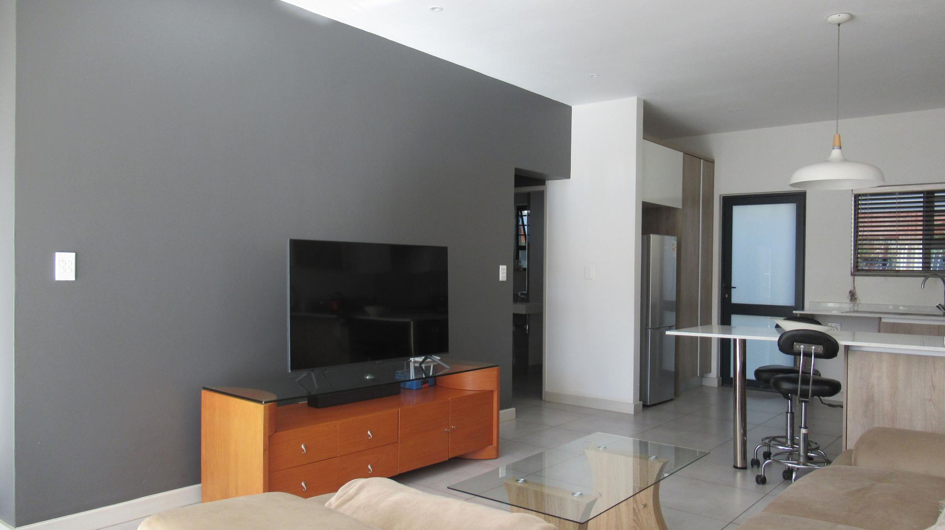 Lounges - 28 square meters of property in Homes Haven