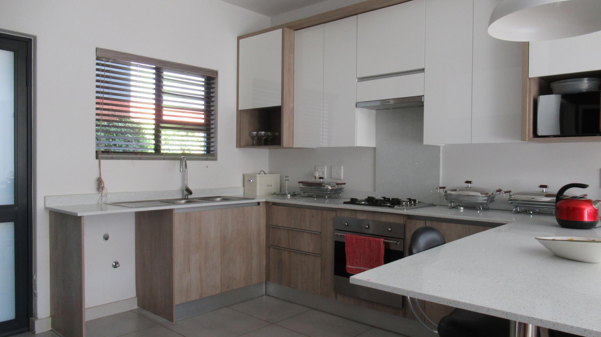 Kitchen - 13 square meters of property in Homes Haven