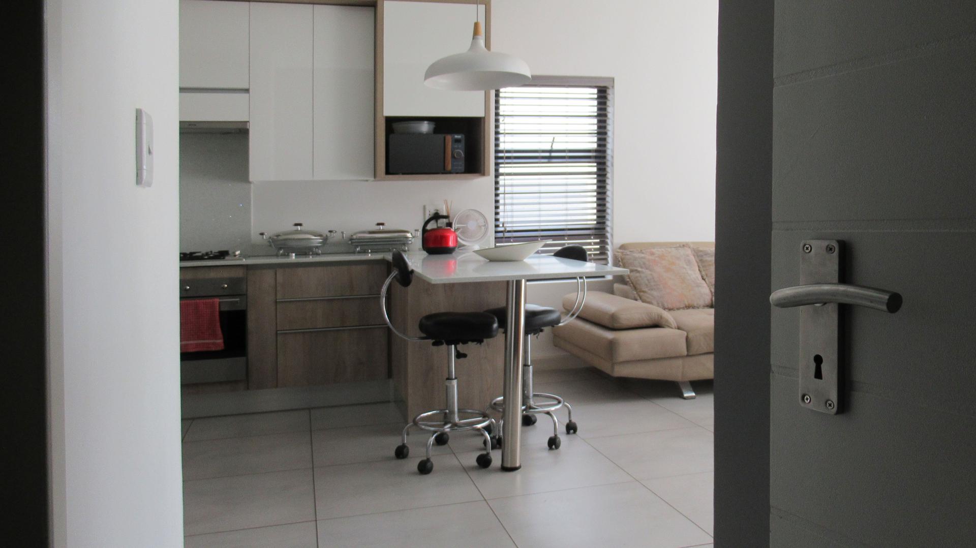 Spaces - 27 square meters of property in Homes Haven