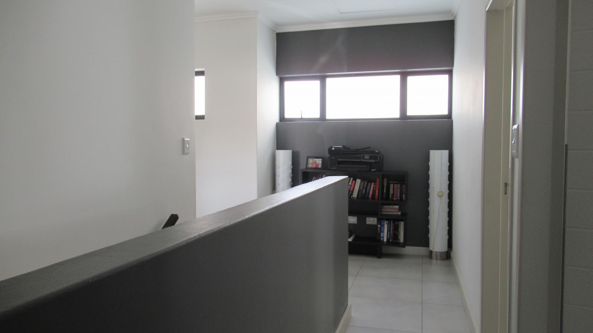 Spaces - 27 square meters of property in Homes Haven