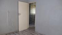 Lounges - 14 square meters of property in Mohlakeng