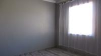 Bed Room 1 - 14 square meters of property in Mohlakeng