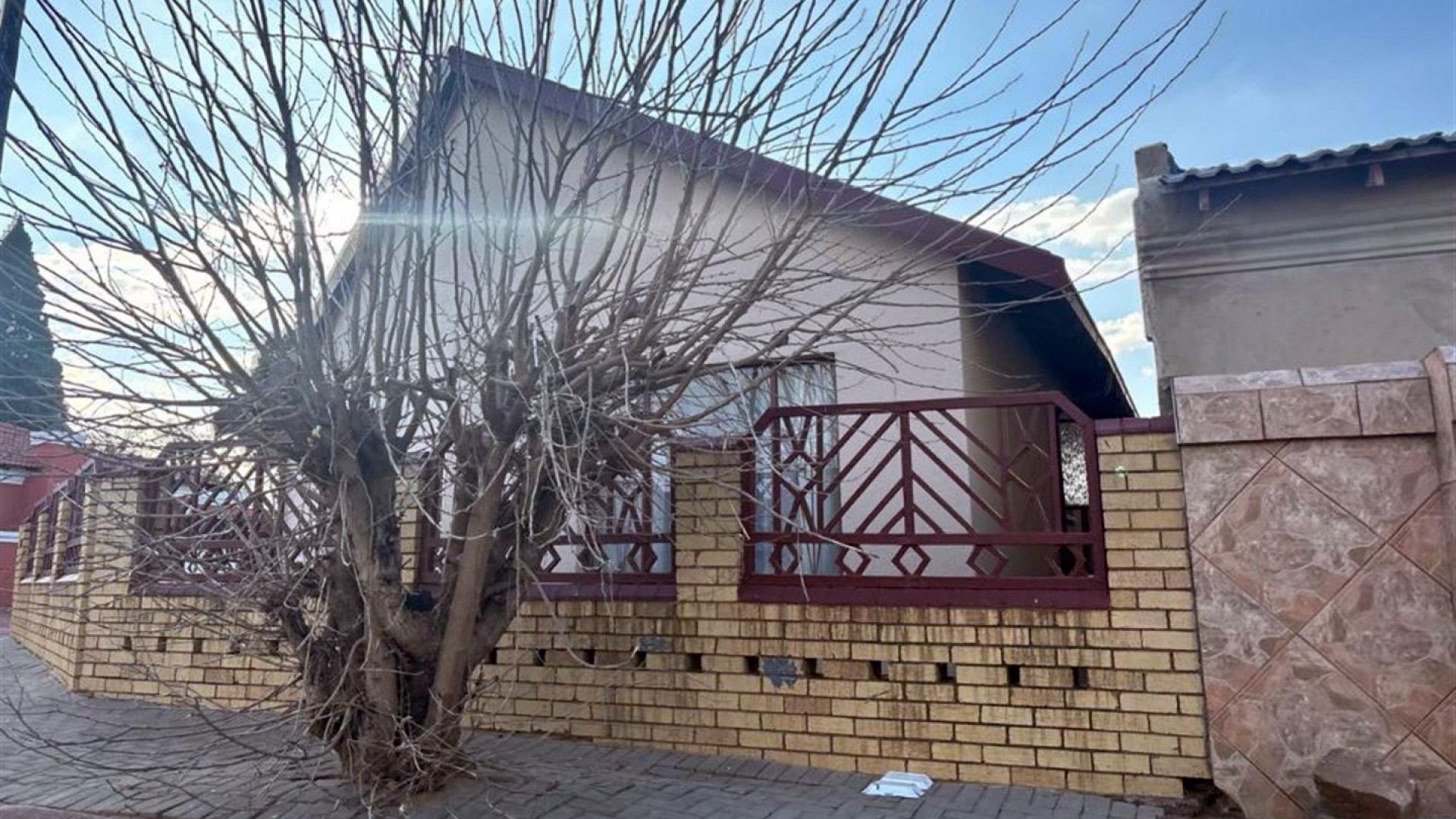 Front View of property in Randfontein