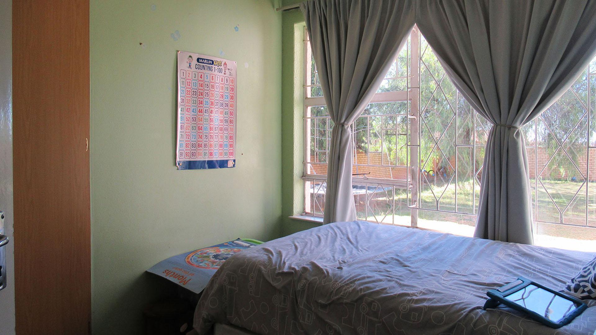 Bed Room 2 - 11 square meters of property in Wilropark