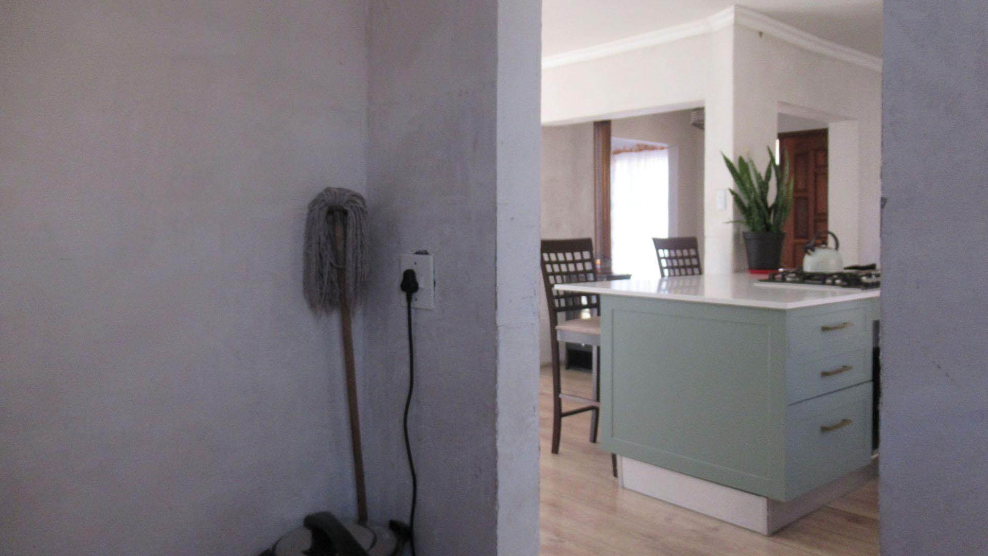 Scullery - 5 square meters of property in Wilropark