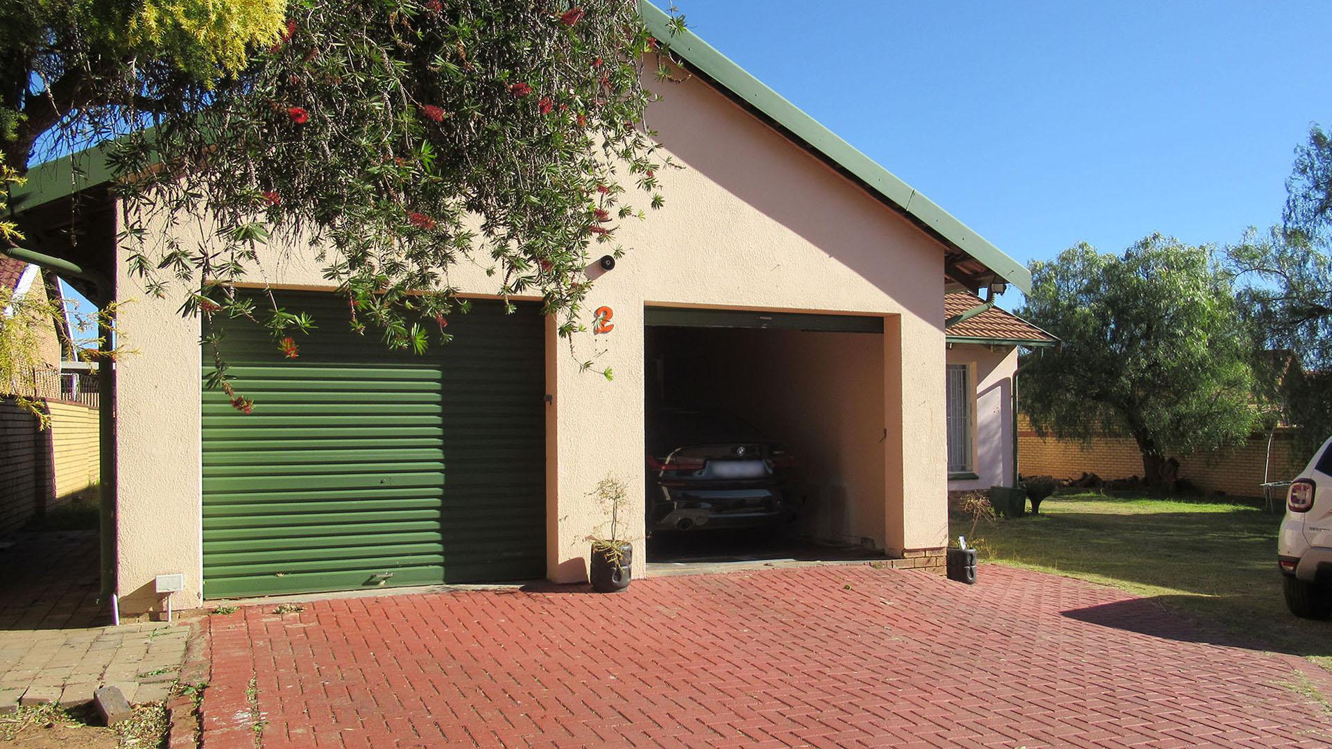 Front View of property in Wilropark