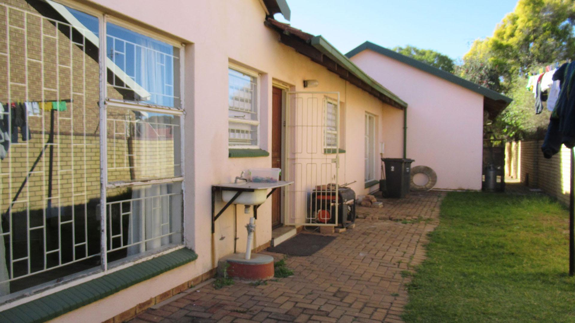 Backyard of property in Wilropark