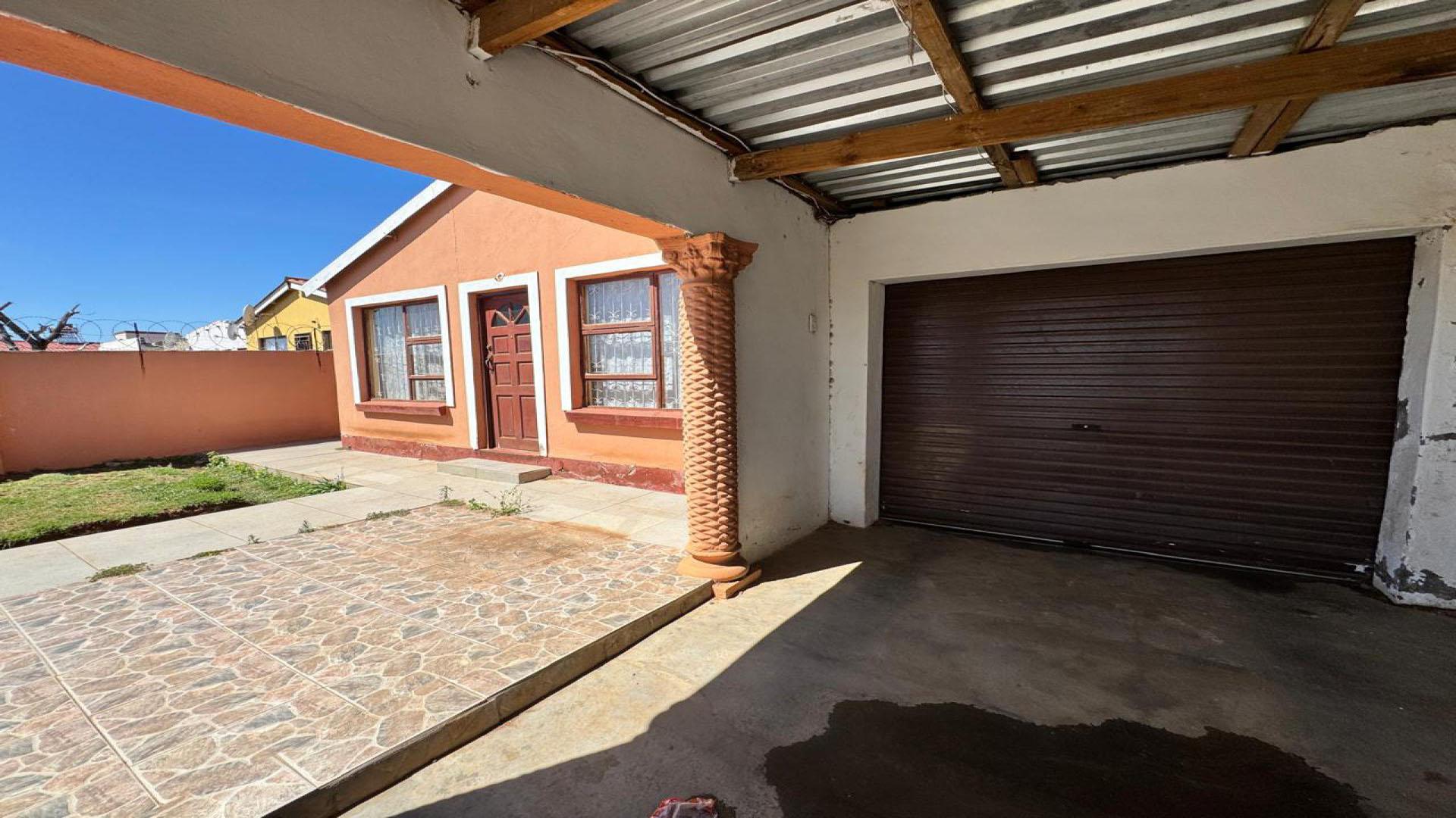 Garage of property in Kwa Nobuhle 