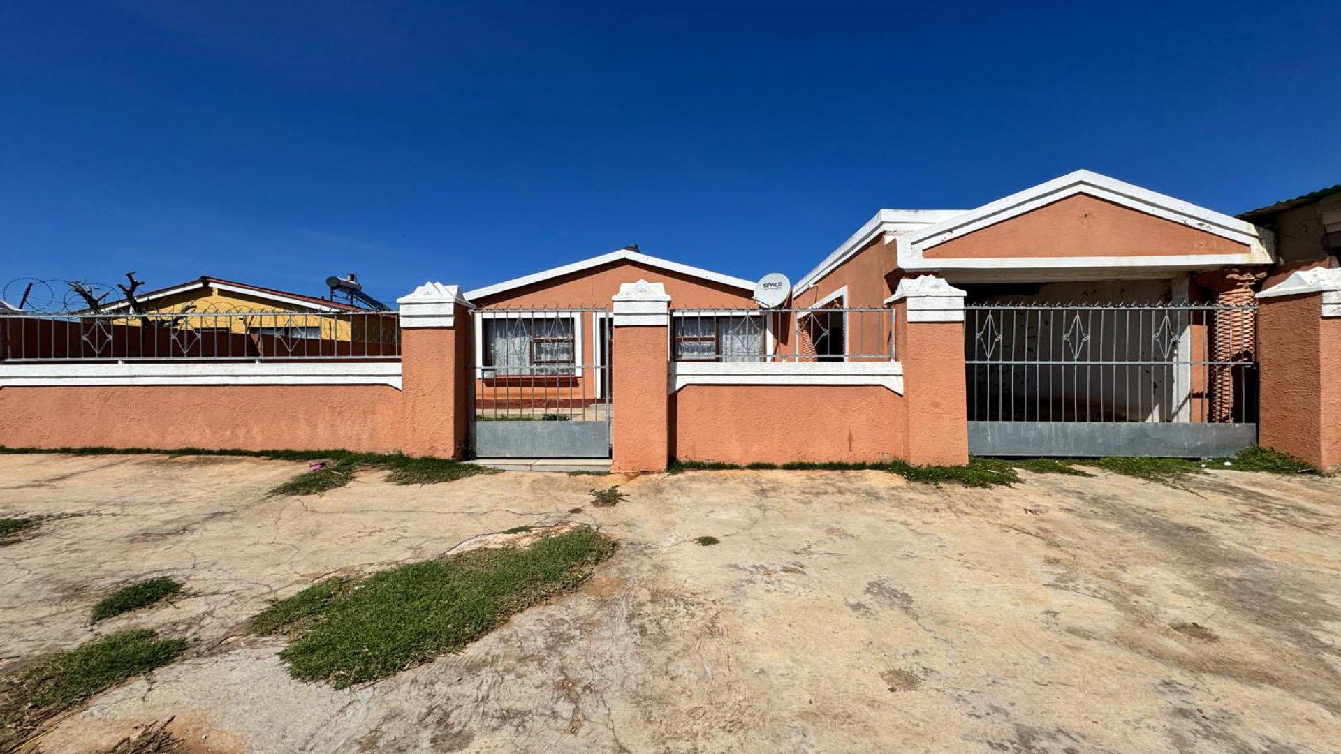 Front View of property in Kwa Nobuhle 