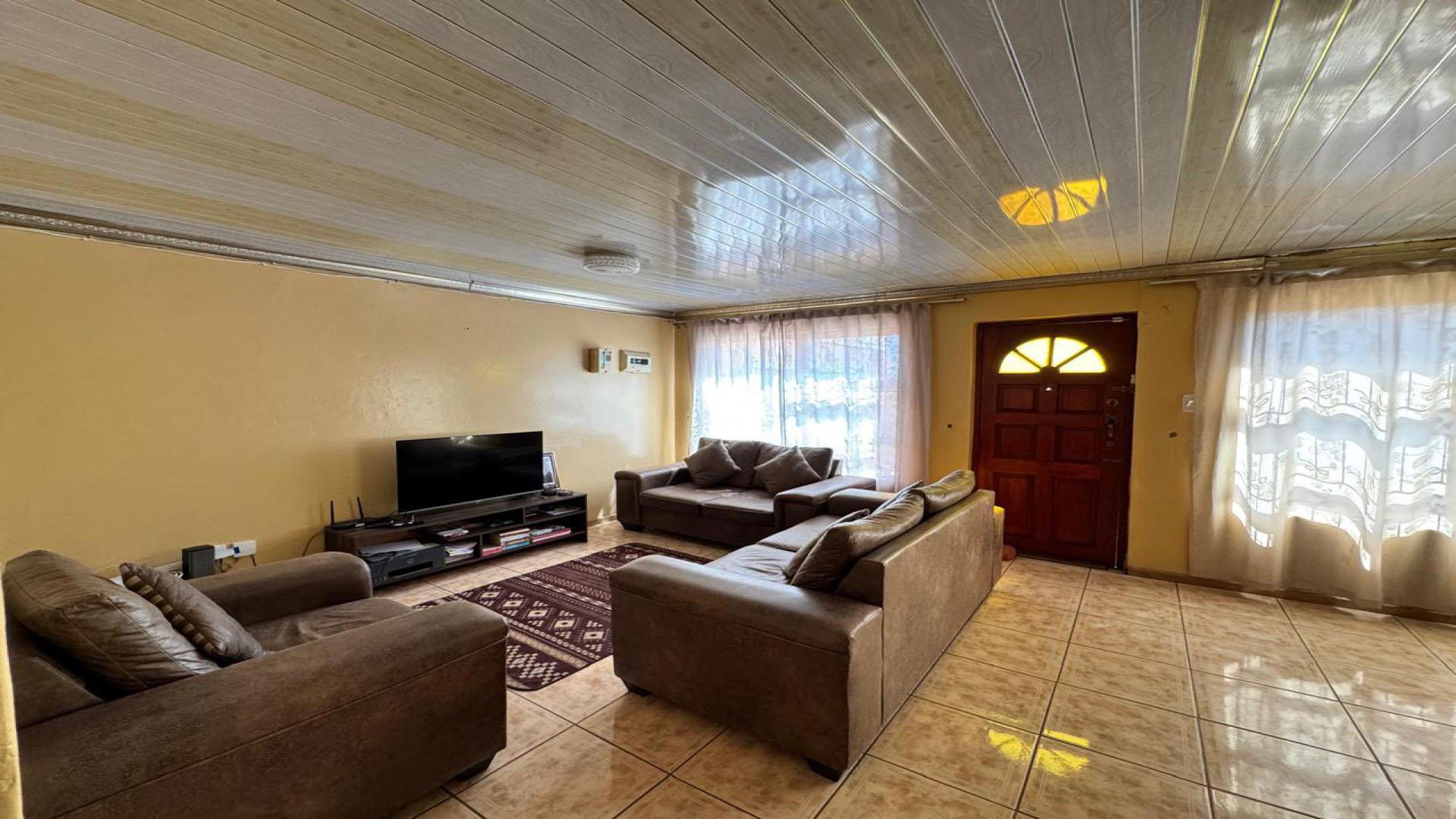 Lounges of property in Kwa Nobuhle 