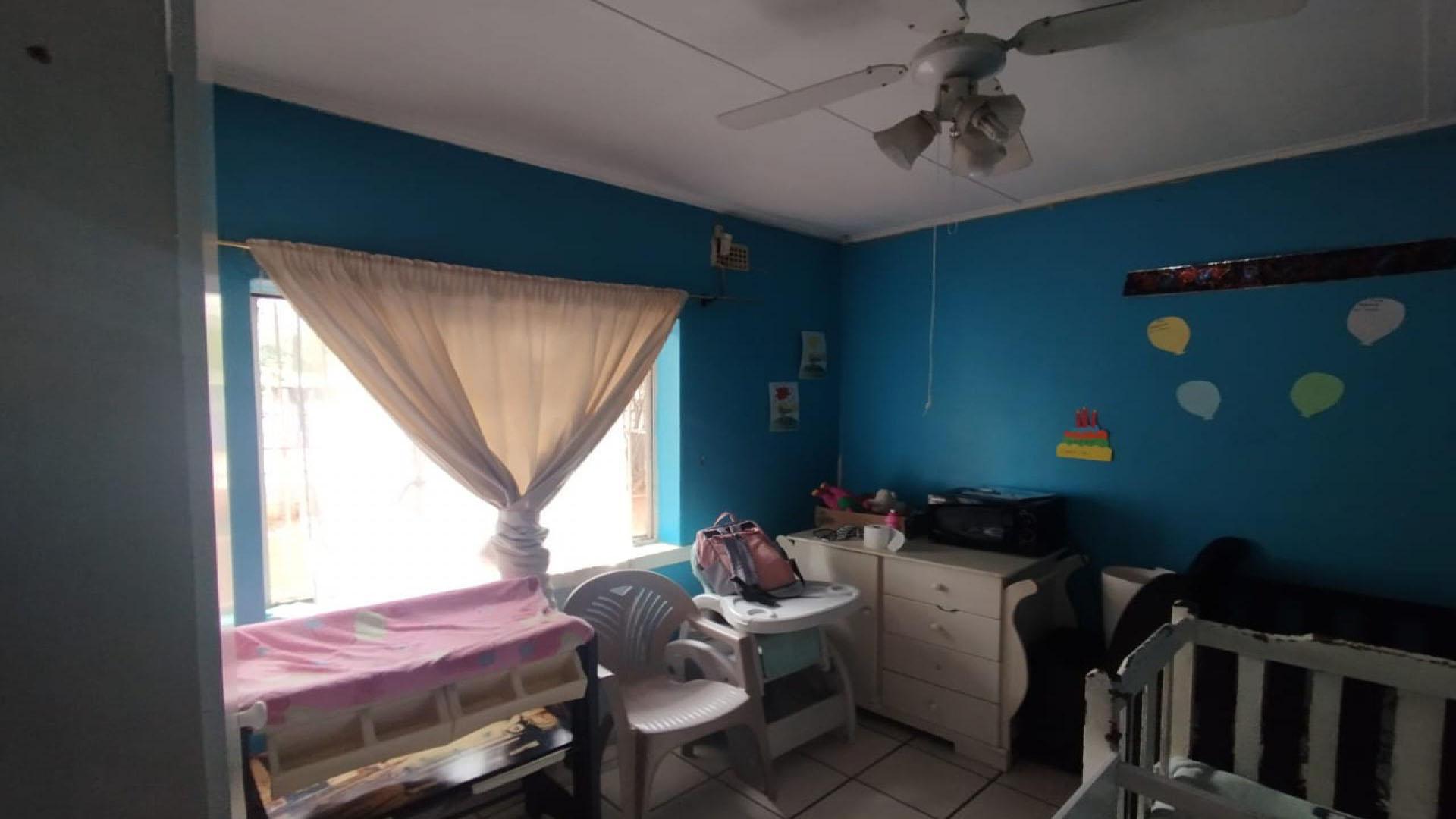 Bed Room 1 of property in Vanderbijlpark