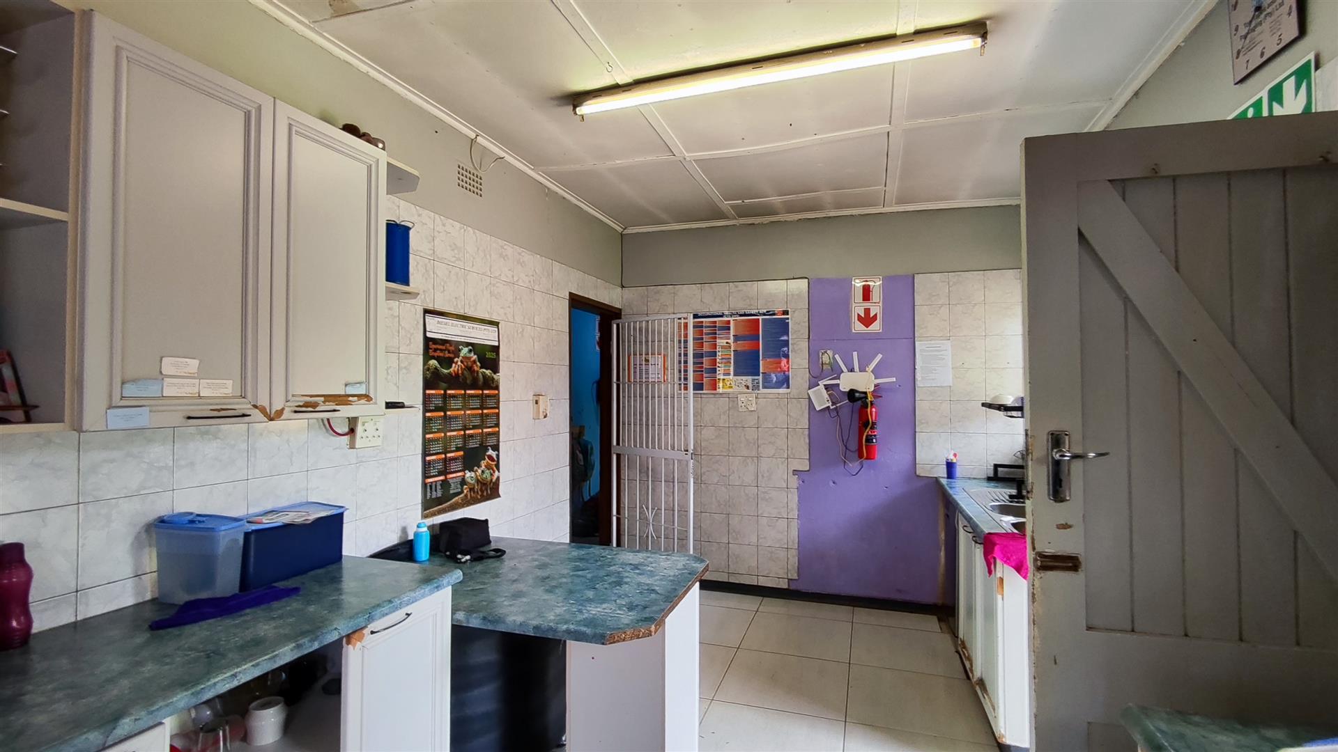 Kitchen - 19 square meters of property in Vanderbijlpark