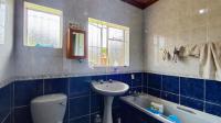 Bathroom 1 - 11 square meters of property in Vanderbijlpark