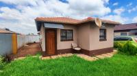 Front View of property in Dawn Park