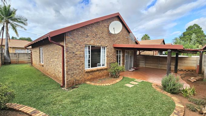 3 Bedroom Sectional Title for Sale For Sale in Doornpoort - MR668314