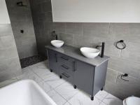  of property in Bendor