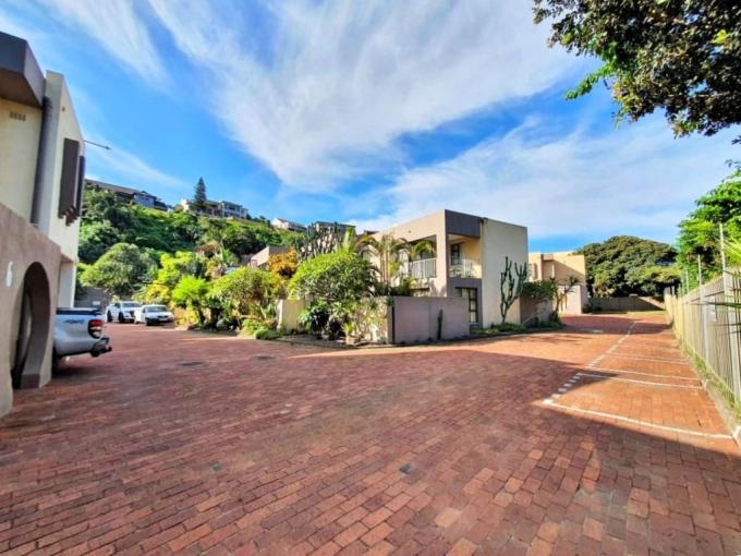 3 Bedroom Simplex for Sale For Sale in Amanzimtoti  - MR668436
